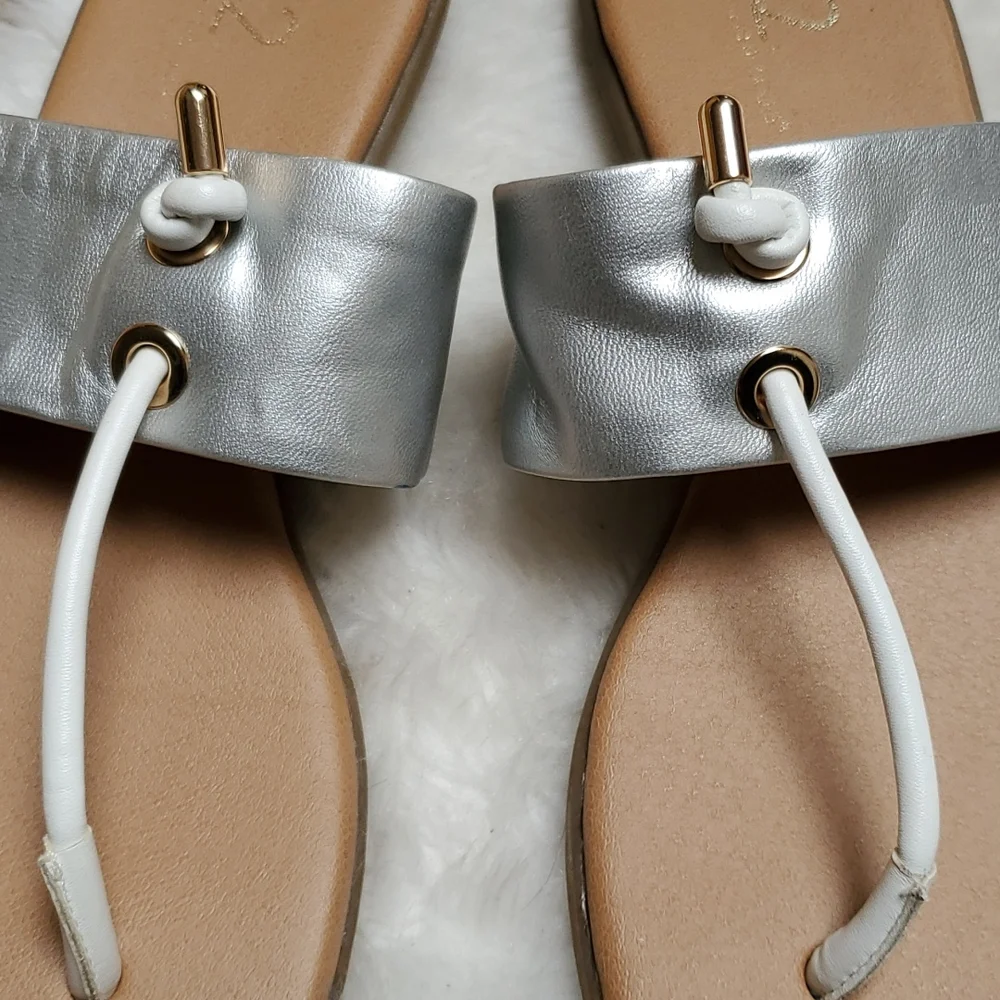 A2 by Aerosoles Size 8.5 Chlear View Metallic Sandals